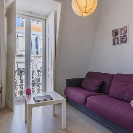Classic Topfloor Apartment By Lovelystay Lisboa Extérieur photo