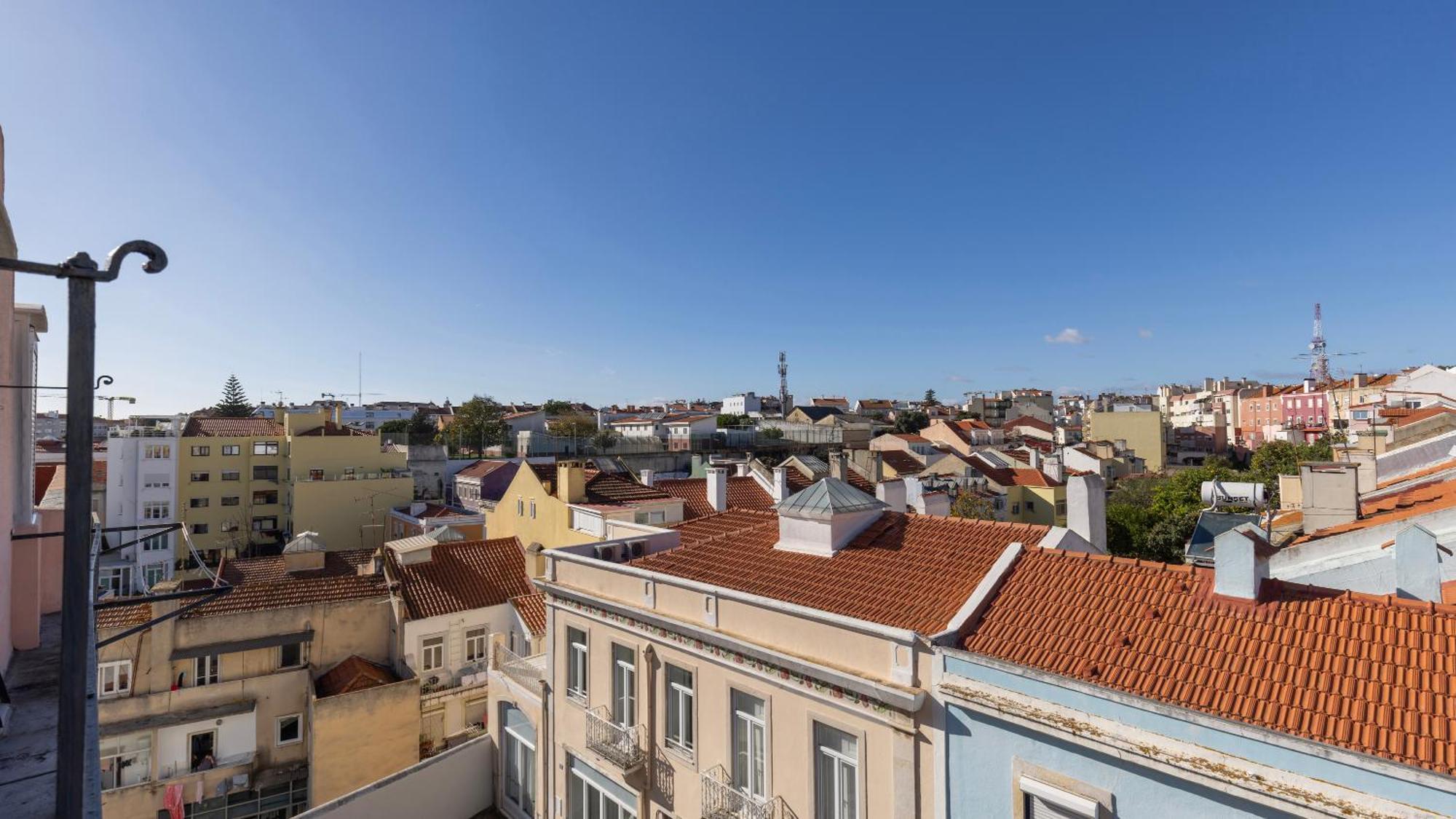 Classic Topfloor Apartment By Lovelystay Lisboa Extérieur photo