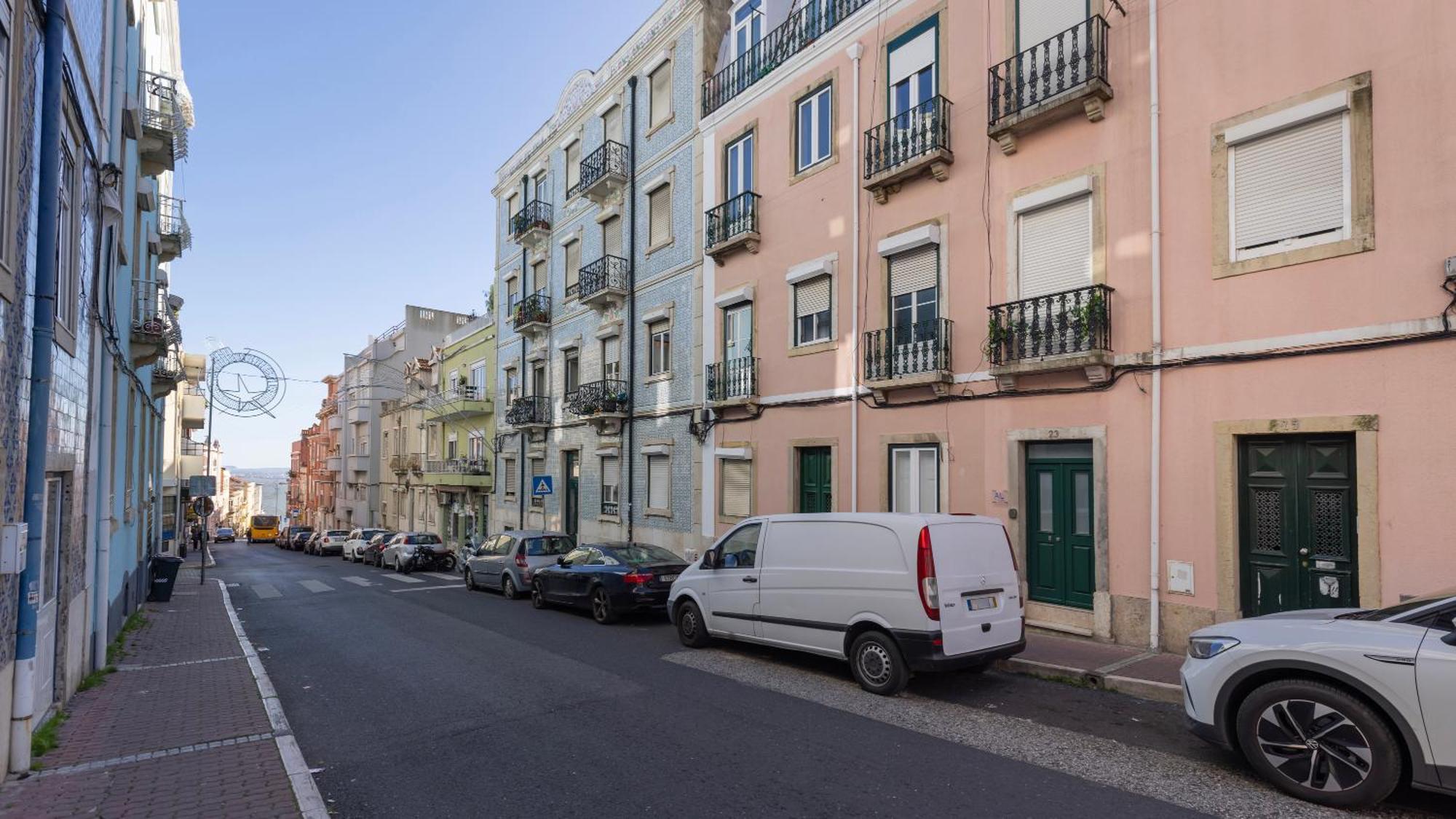 Classic Topfloor Apartment By Lovelystay Lisboa Extérieur photo