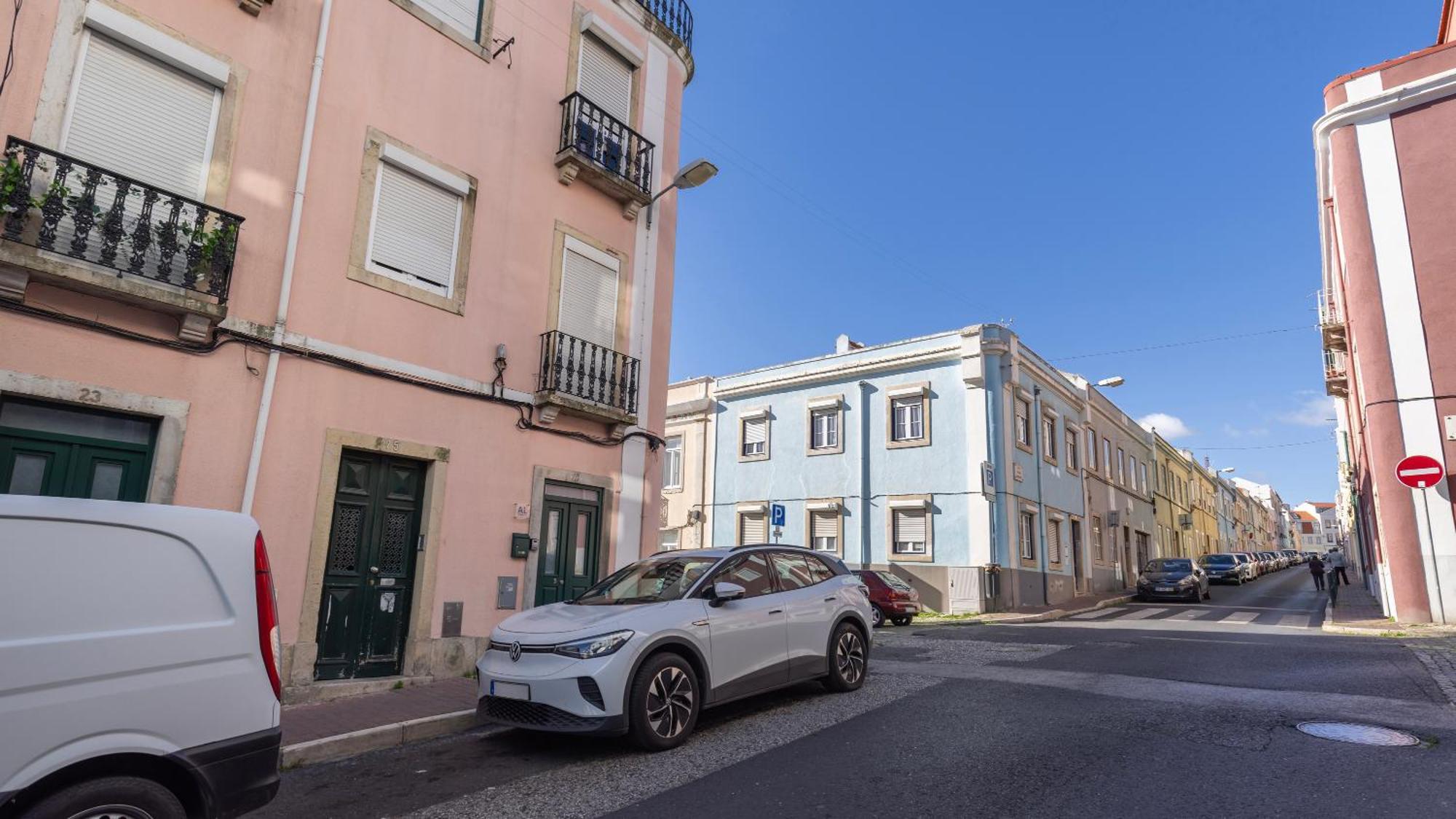 Classic Topfloor Apartment By Lovelystay Lisboa Extérieur photo