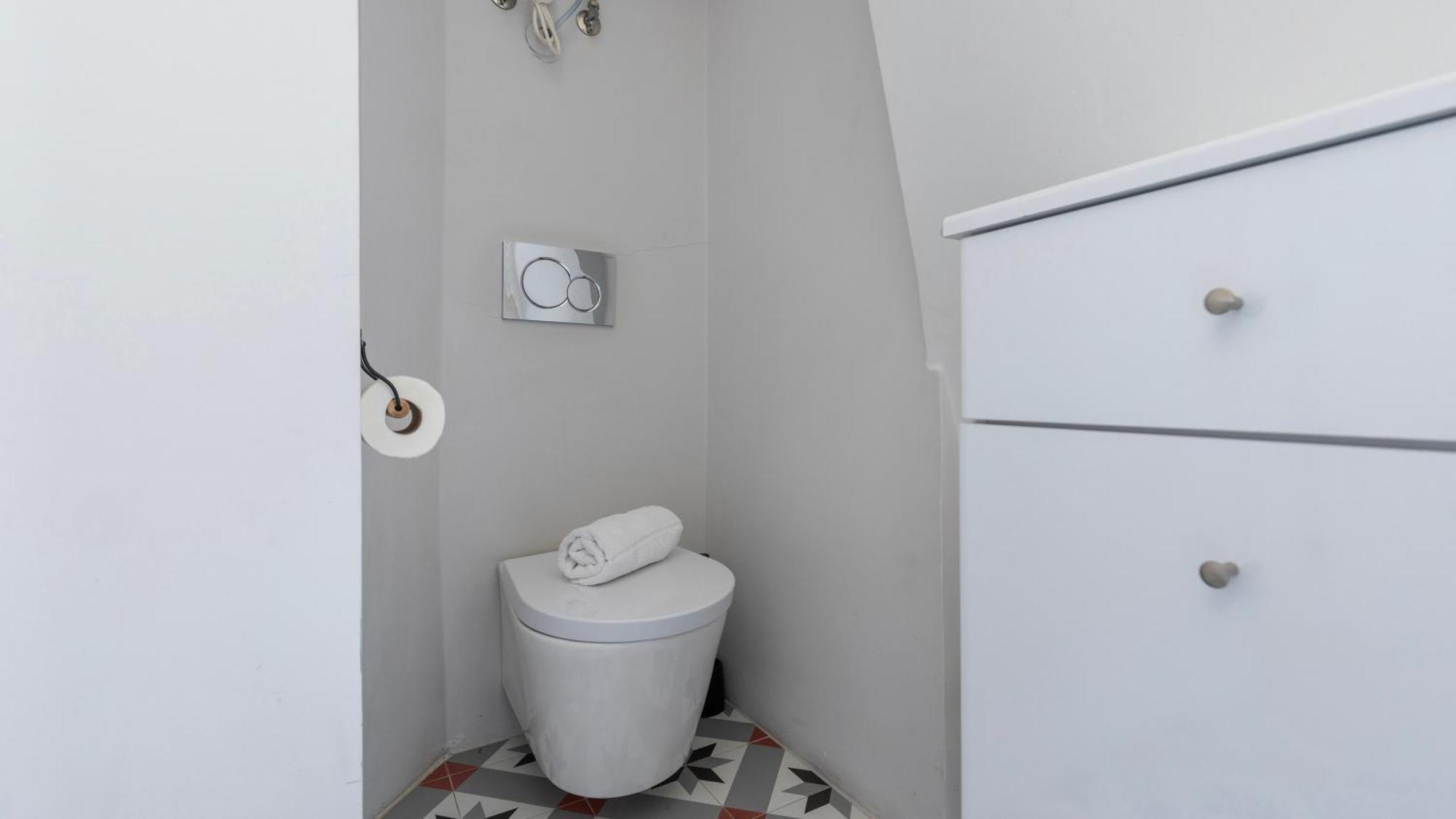 Classic Topfloor Apartment By Lovelystay Lisboa Extérieur photo