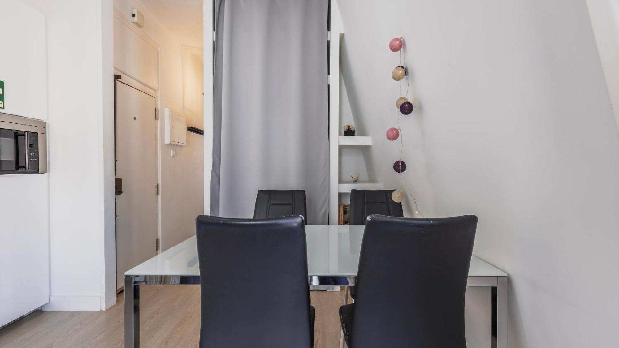 Classic Topfloor Apartment By Lovelystay Lisboa Extérieur photo