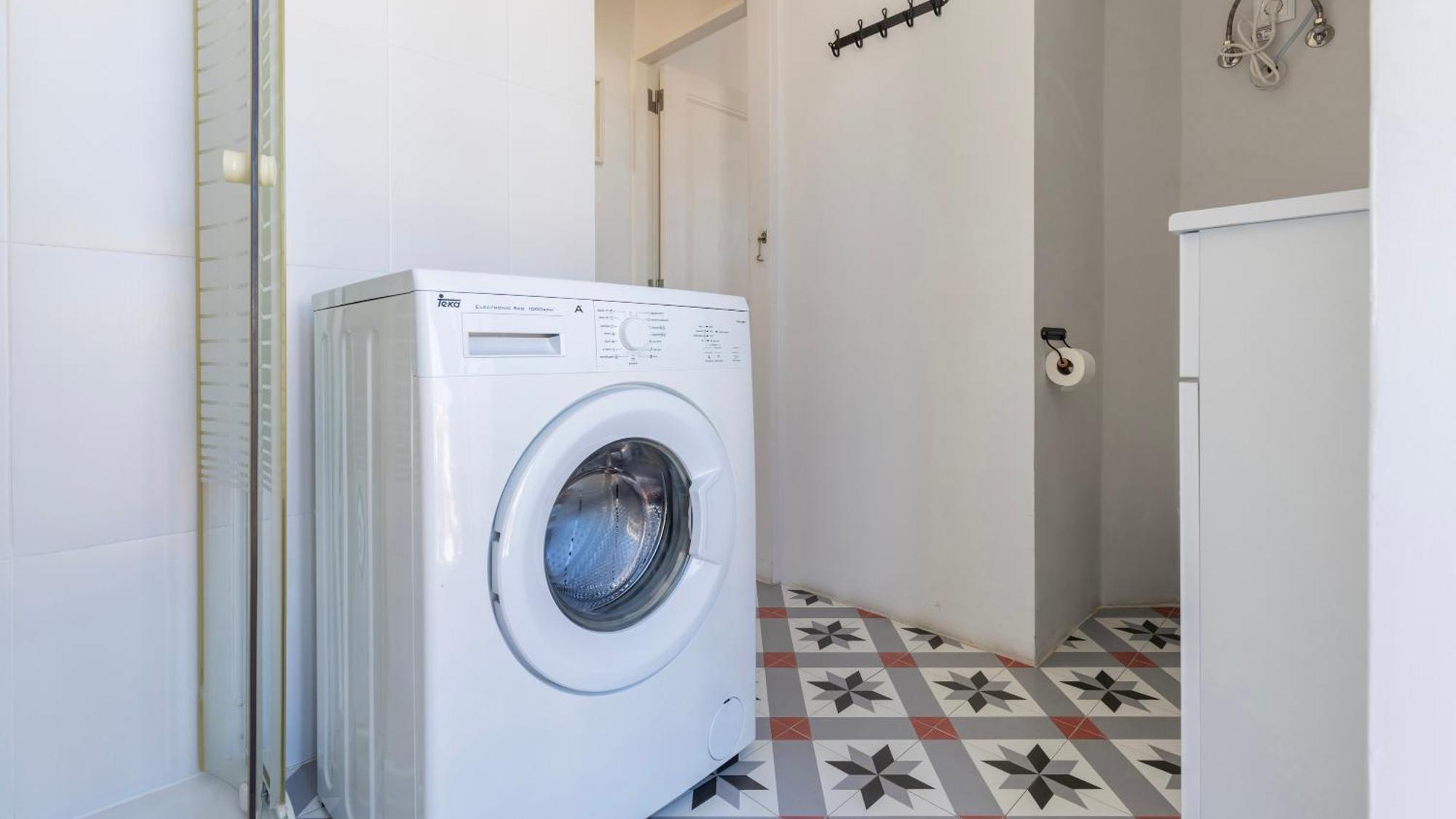 Classic Topfloor Apartment By Lovelystay Lisboa Extérieur photo