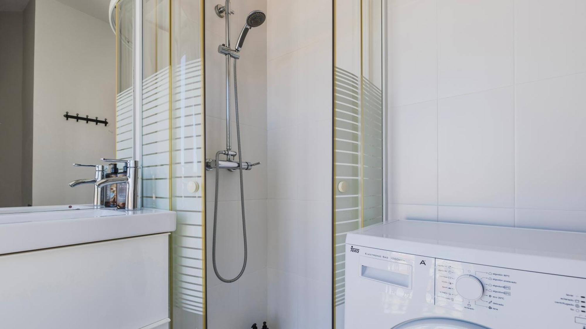 Classic Topfloor Apartment By Lovelystay Lisboa Extérieur photo